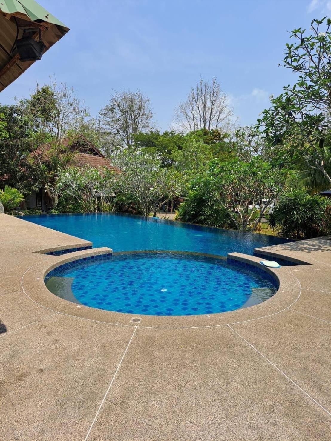 Chalicha Resort Chumphon Exterior photo