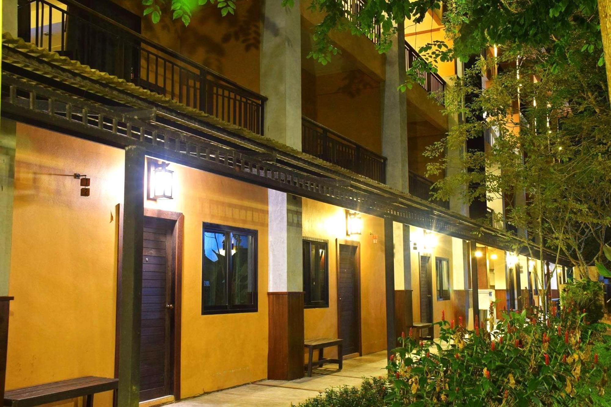 Chalicha Resort Chumphon Exterior photo