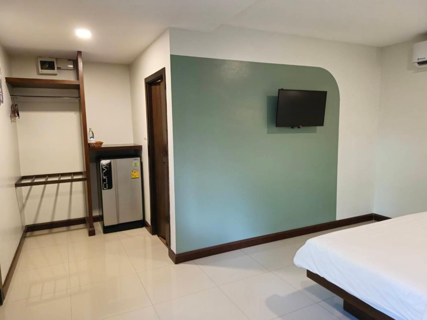 Chalicha Resort Chumphon Exterior photo