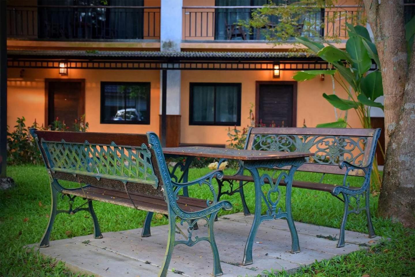 Chalicha Resort Chumphon Exterior photo