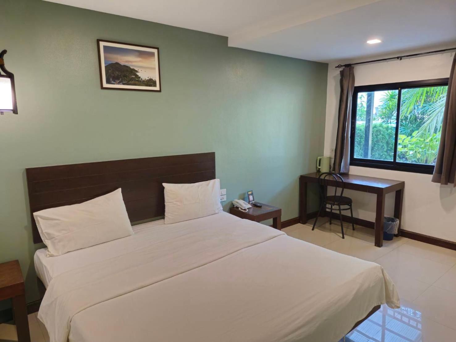 Chalicha Resort Chumphon Exterior photo