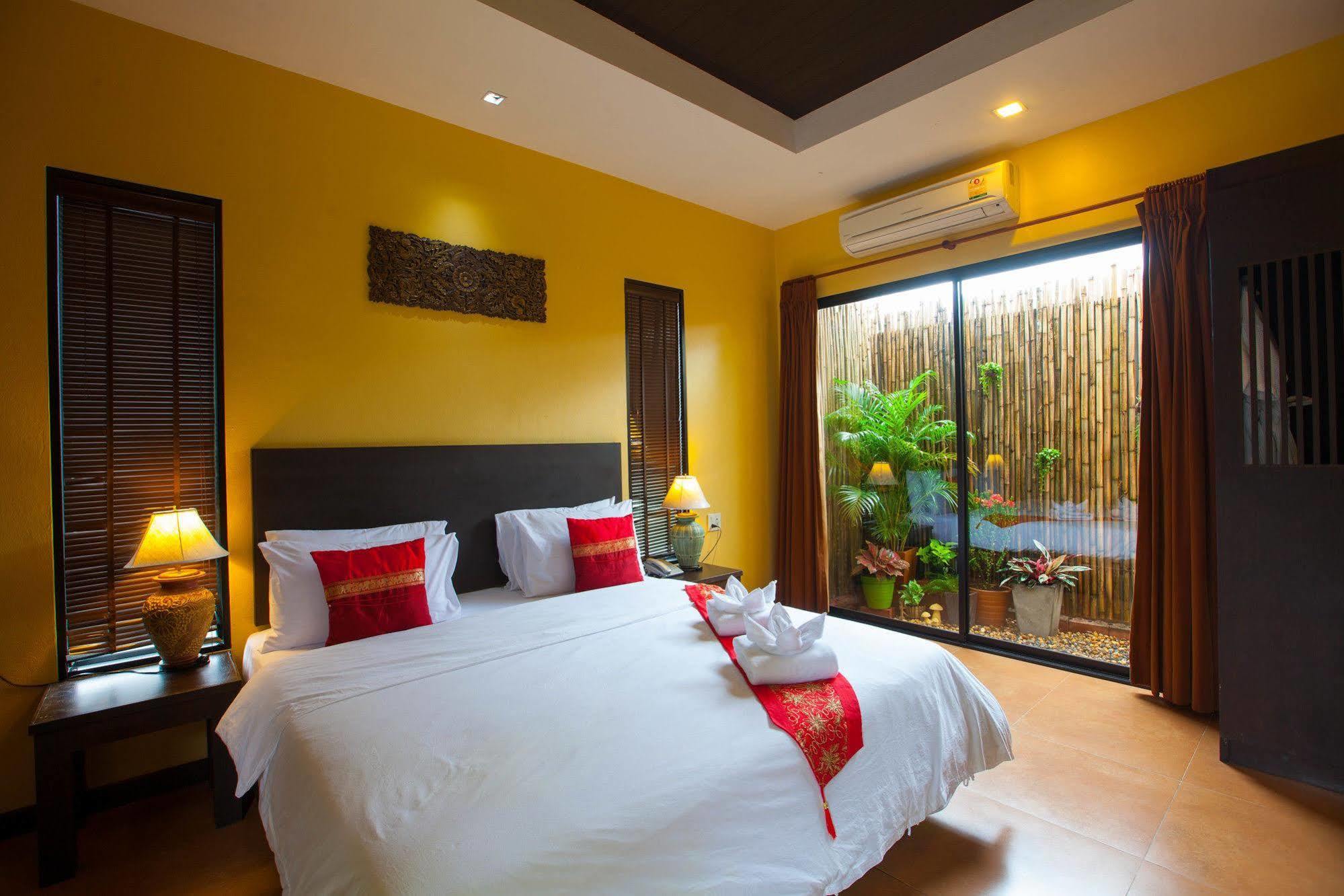 Chalicha Resort Chumphon Exterior photo