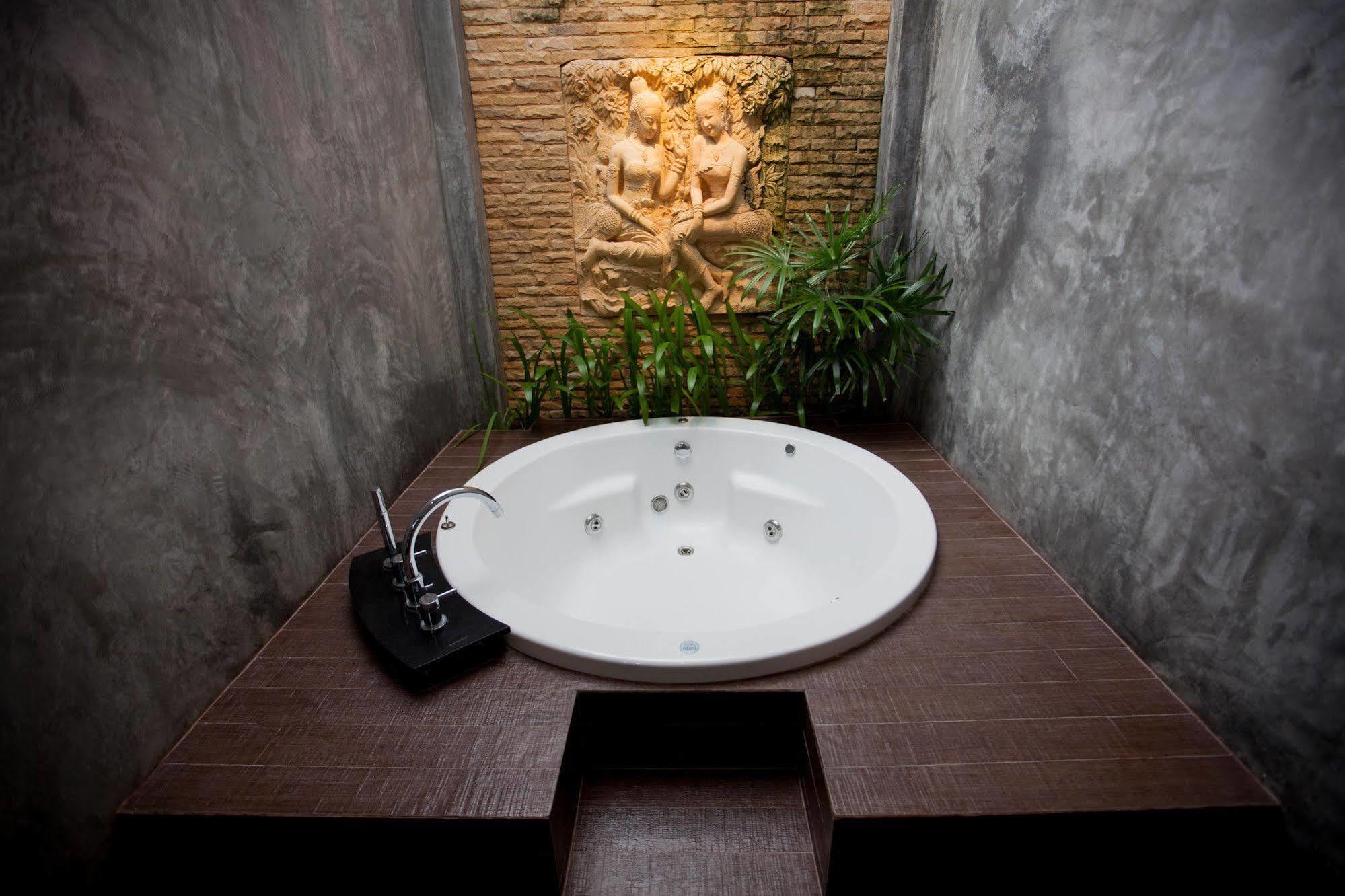Chalicha Resort Chumphon Exterior photo